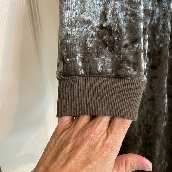 Velvet Longline Cardigan in Green - Picture 2 of 4